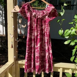 Vintage Hilo Hattie Hawaiian mini dress.